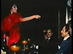 Joan Collins - Striptease