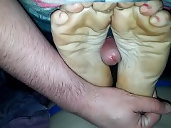 Fucking Wife's Dirty feet 2 (with cumshot)