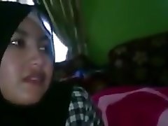 indonesian- handjob oleh jilbaber