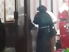 niqab woman and taylor