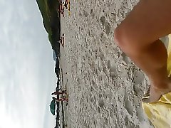 tuga nua na praia portugal