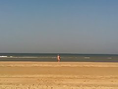 OMA SEX mature  nude deedraa at the beach pussy