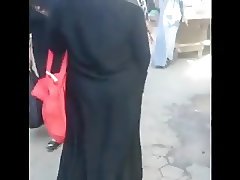 Arab hijab abaya mature with jiggly ass (egyptian streets) 