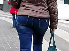 MILF with good ass and hips